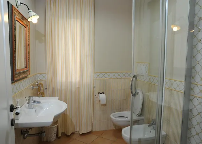 Very Cozy In The Center Of בית הארחה 3*